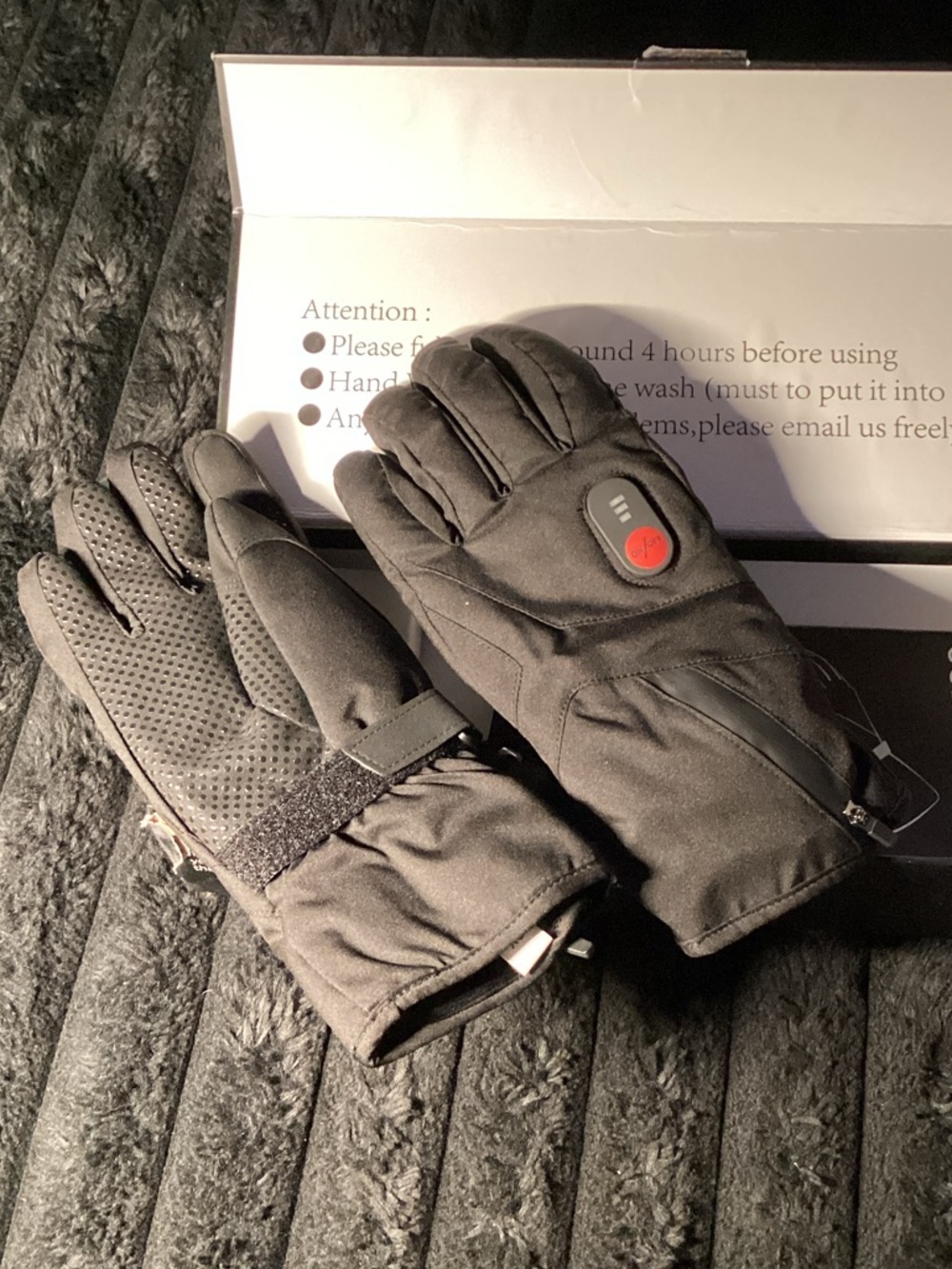 Battery Heated Black Winter Gloves with One-Touch Control